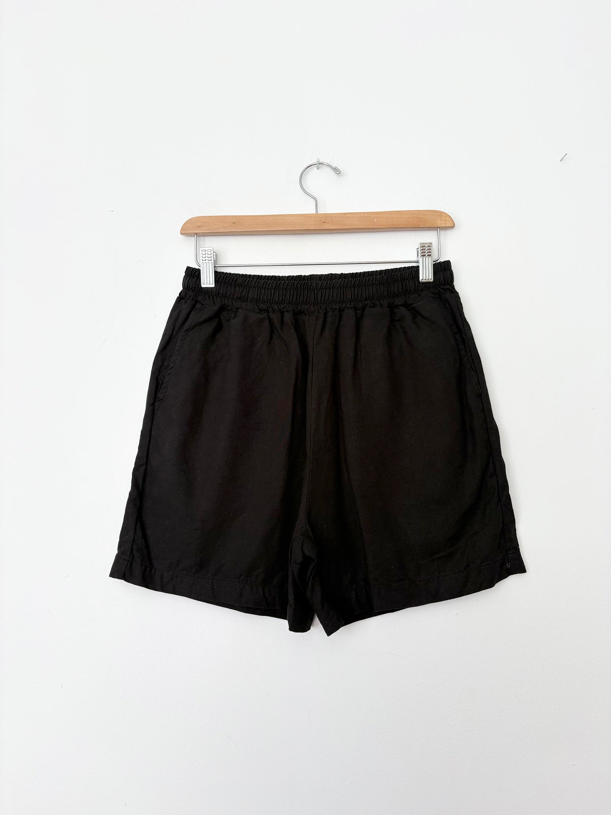 Almina Concept short noir à cordon de serrage, taille M