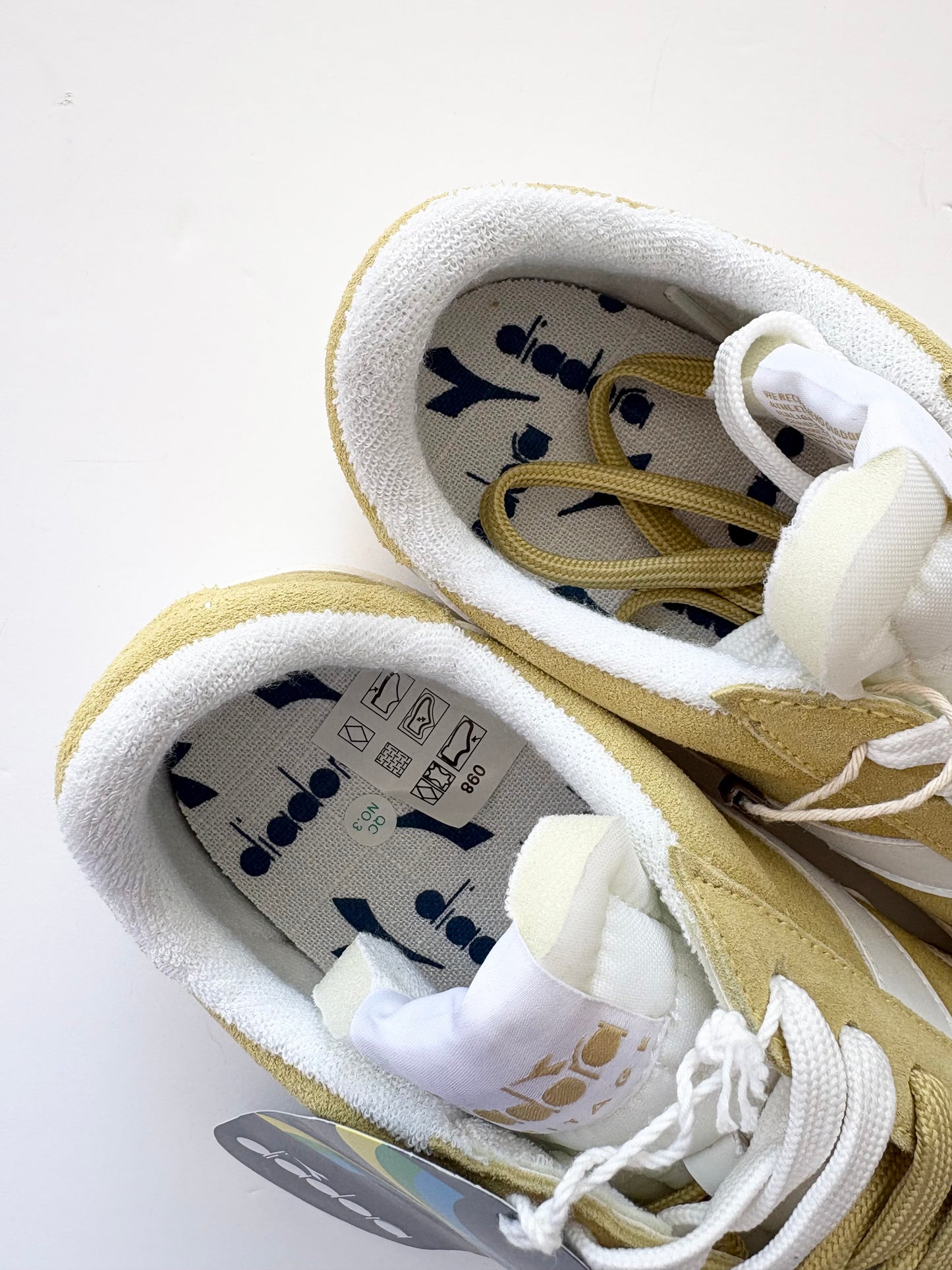 Diadora Melody suede trainers US7.5