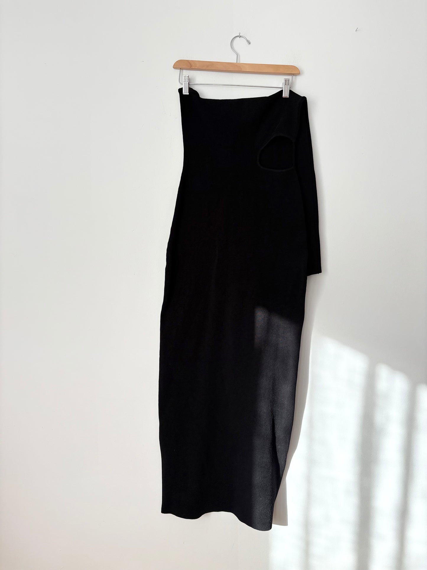 Robe longue noire côtelée à une épaule DISSH, taille M/L