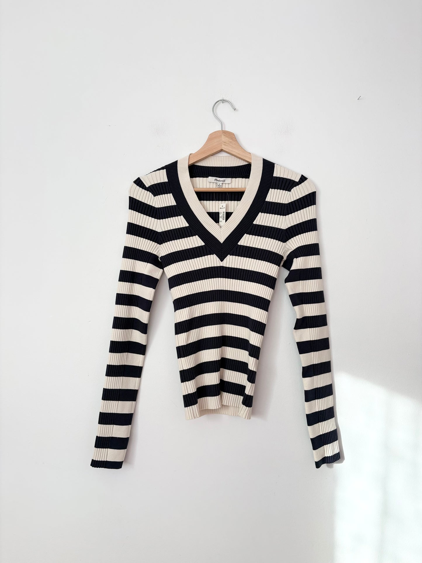 Pull Madewell à col V rayé, taille M