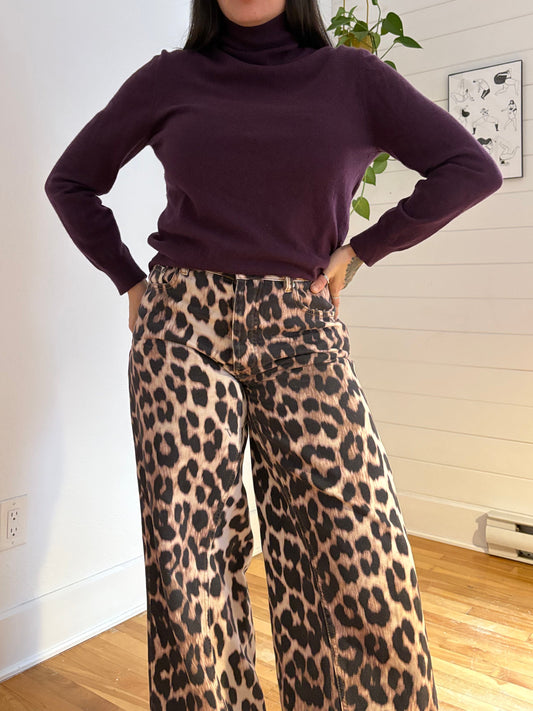 Lord & Taylor cashmere turtleneck sweater M/L