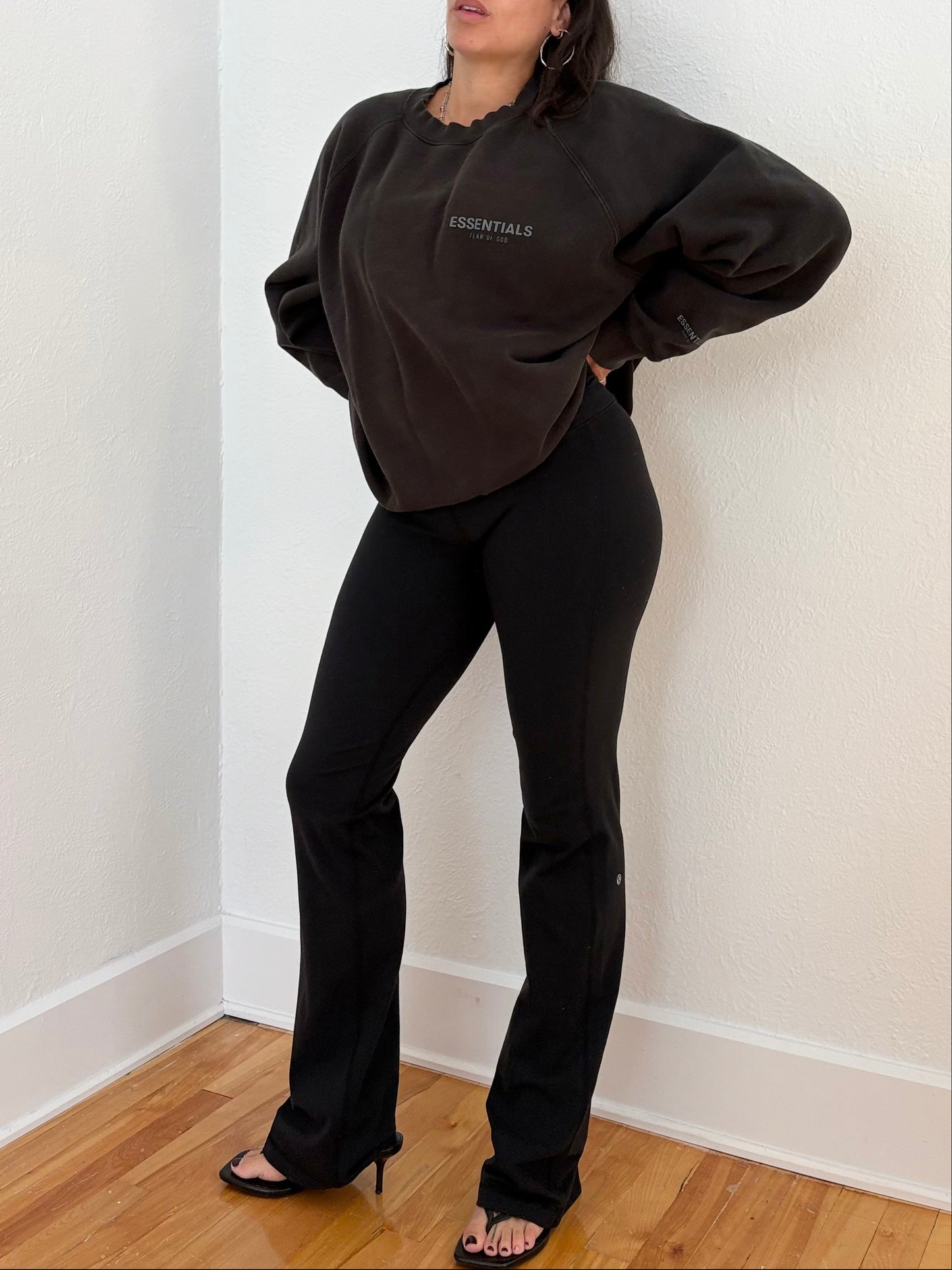 Lululemon criss cross flare leggings size 4