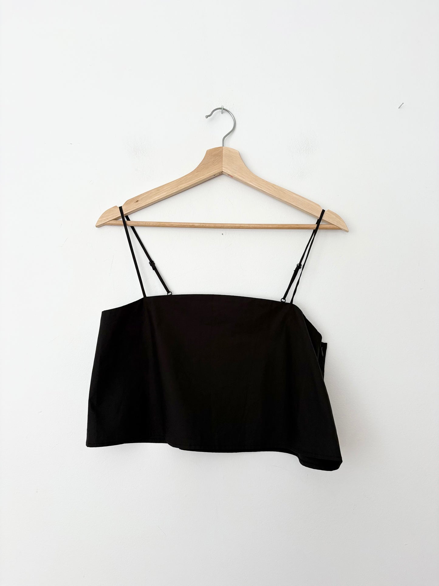 Kourt. parachute crop top Small