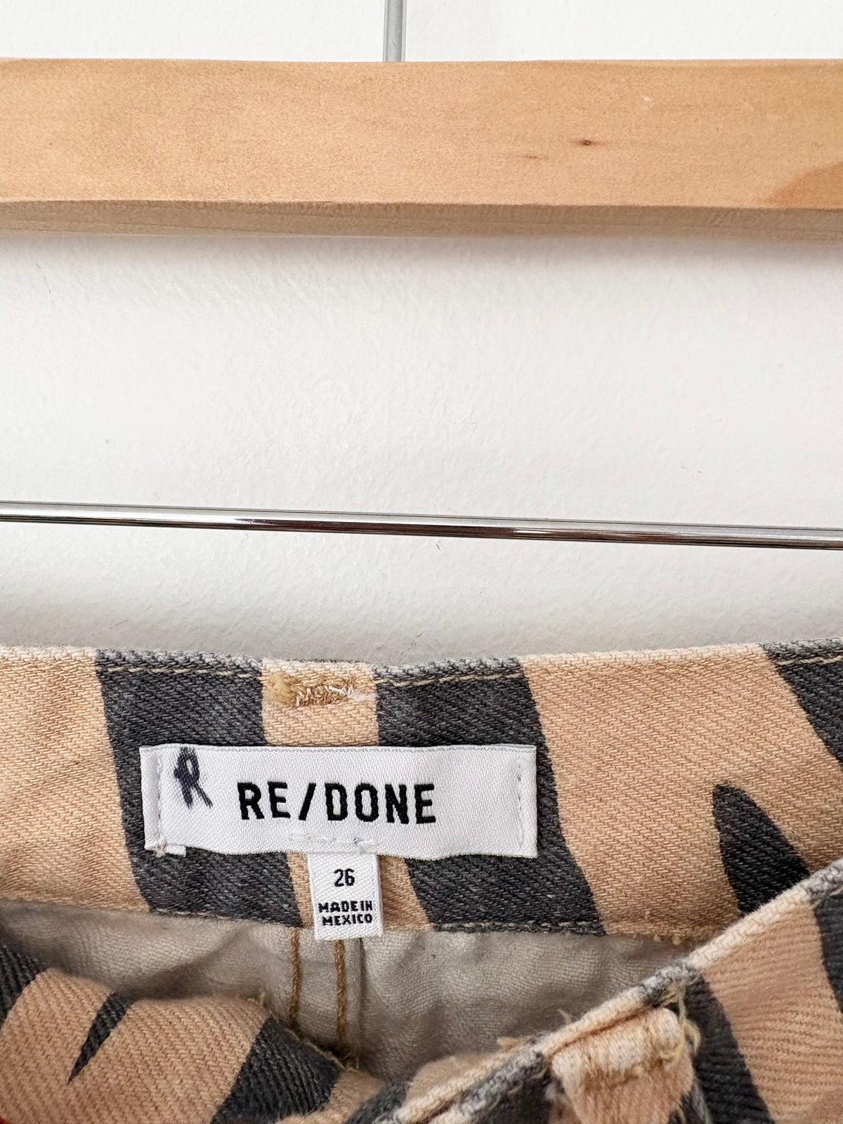 Jean flare RE/DONE années 70 à imprimé tigre W26