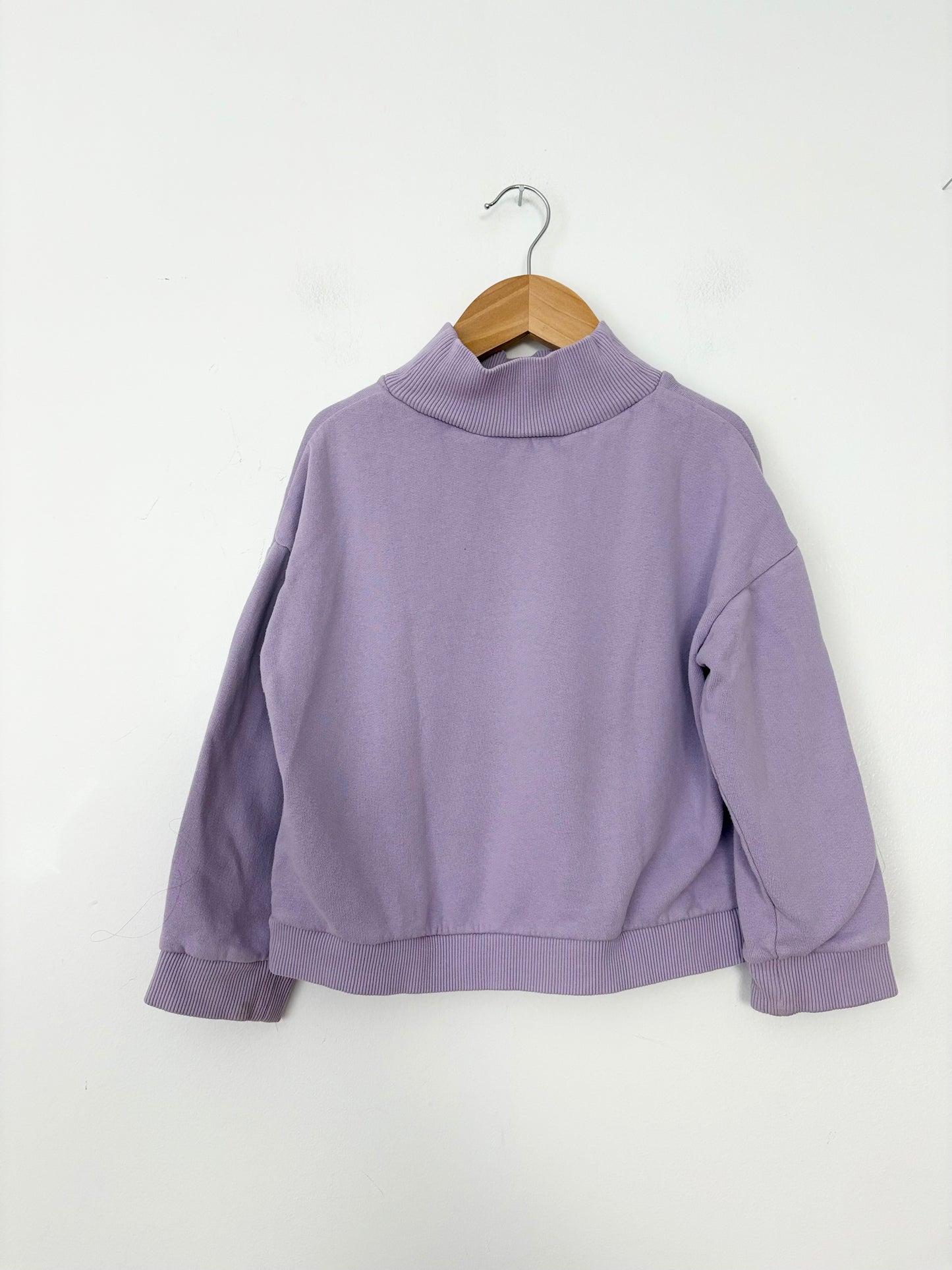 Hundred pieces mockneck sweater 5/6Y