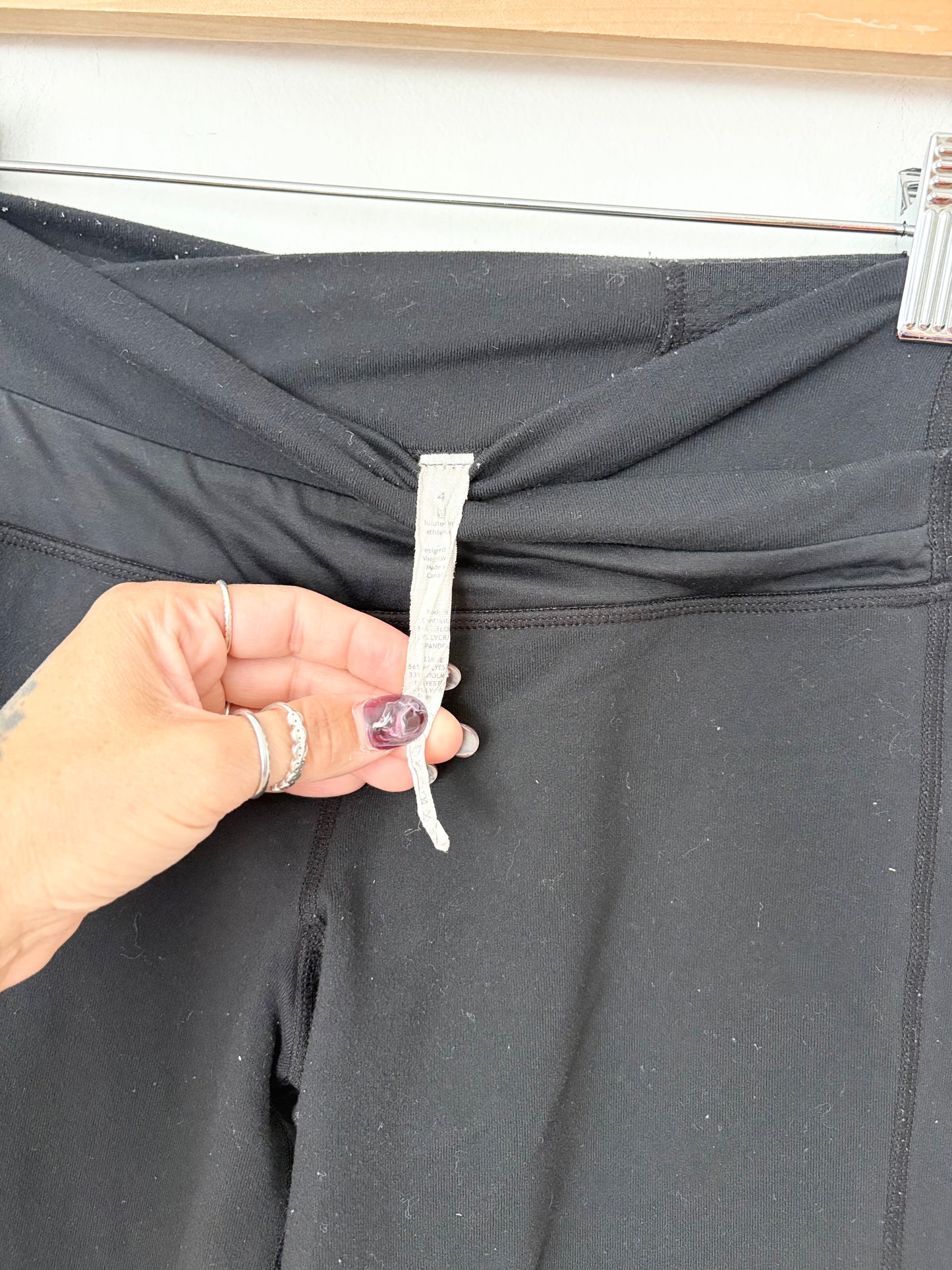 Lululemon criss cross flare leggings size 4