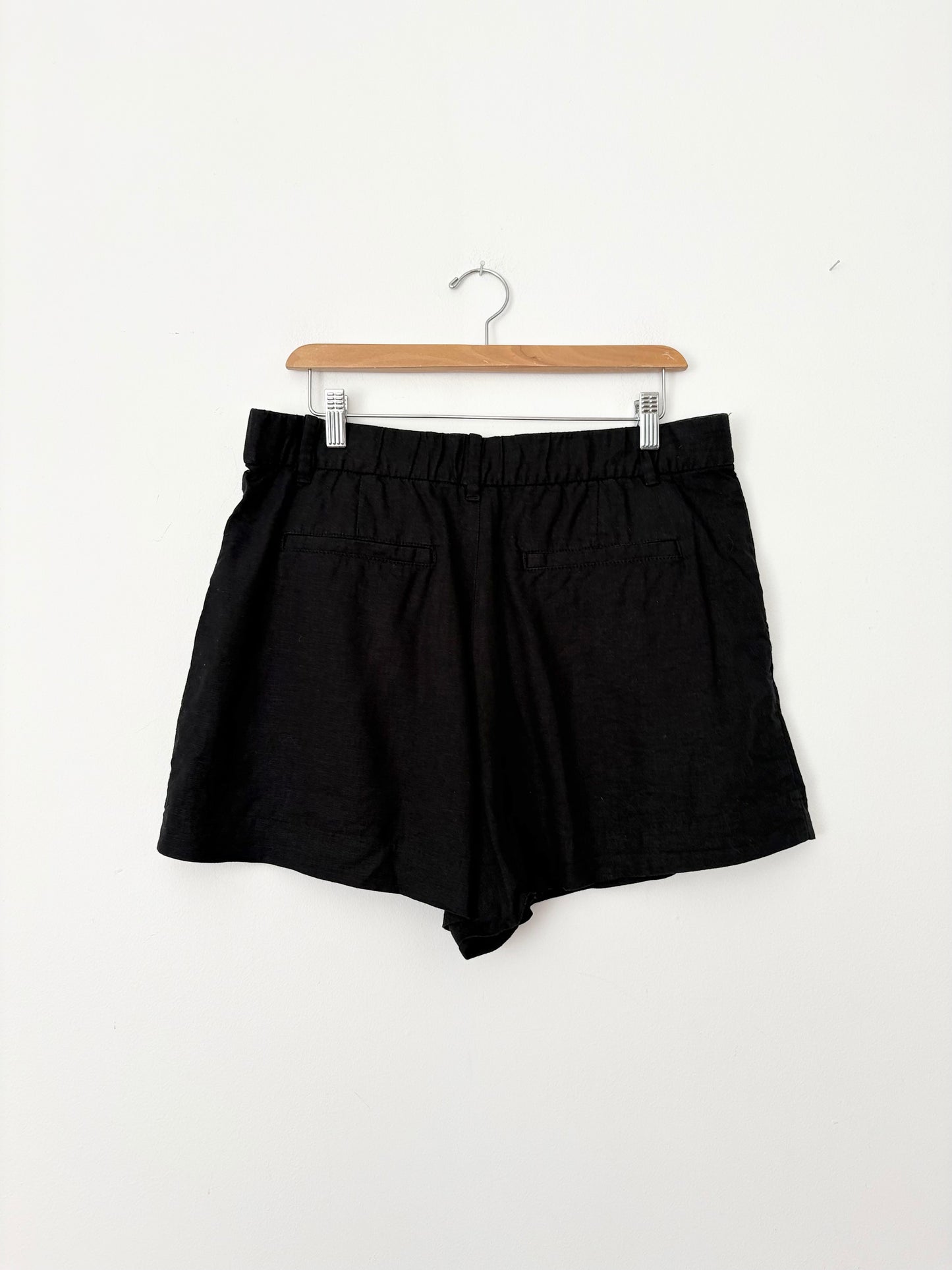 Short plissé en mélange de lin GAP, taille L