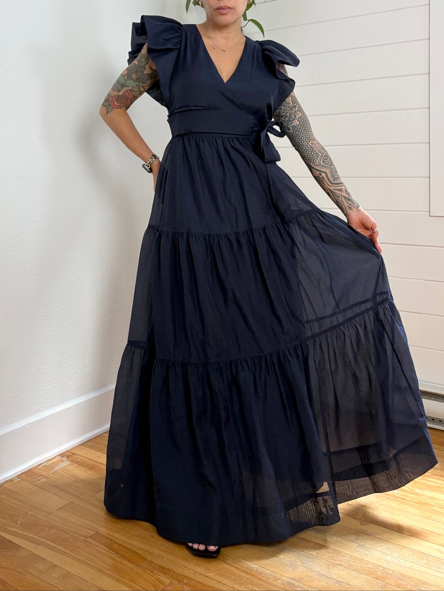 Robe longue étagée en organza Simkhai Petite
