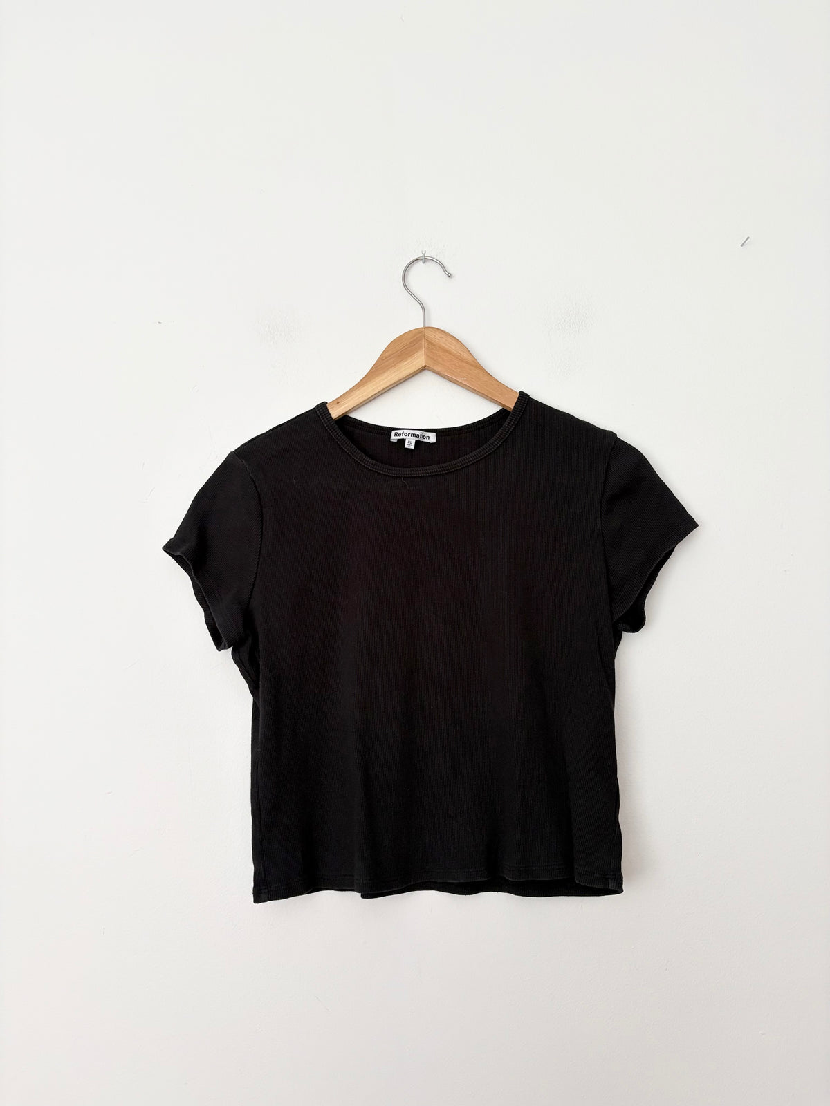T-shirt Reformation à col rond, manches courtes et texture côtelée, taille XL