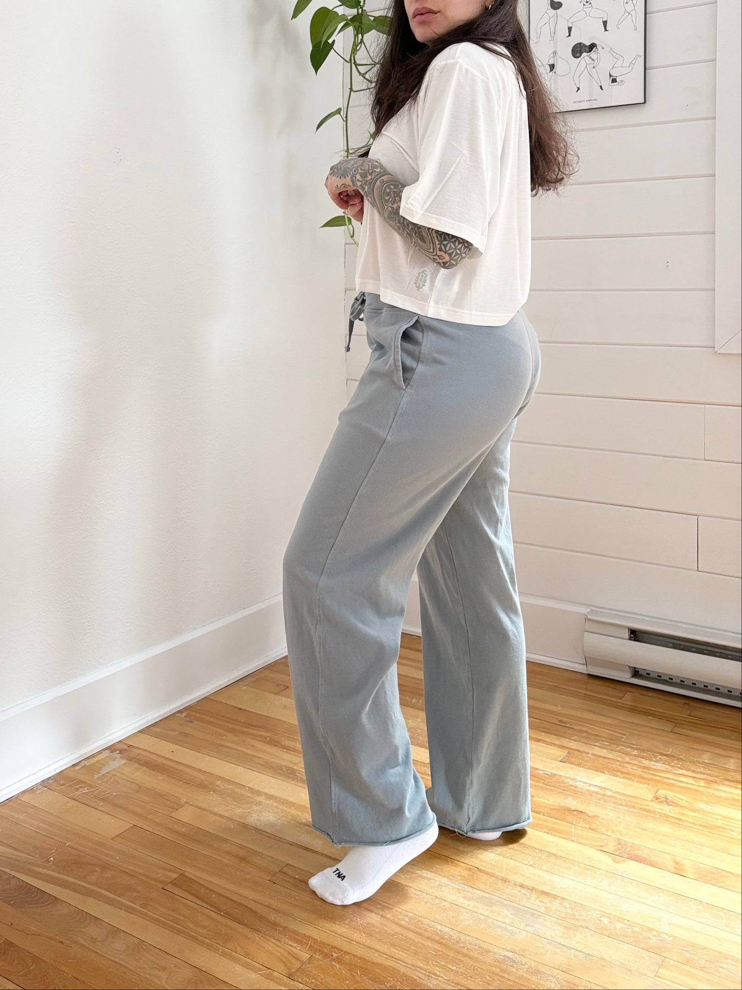 Barefoot Dreams wide leg sweatpants Medium