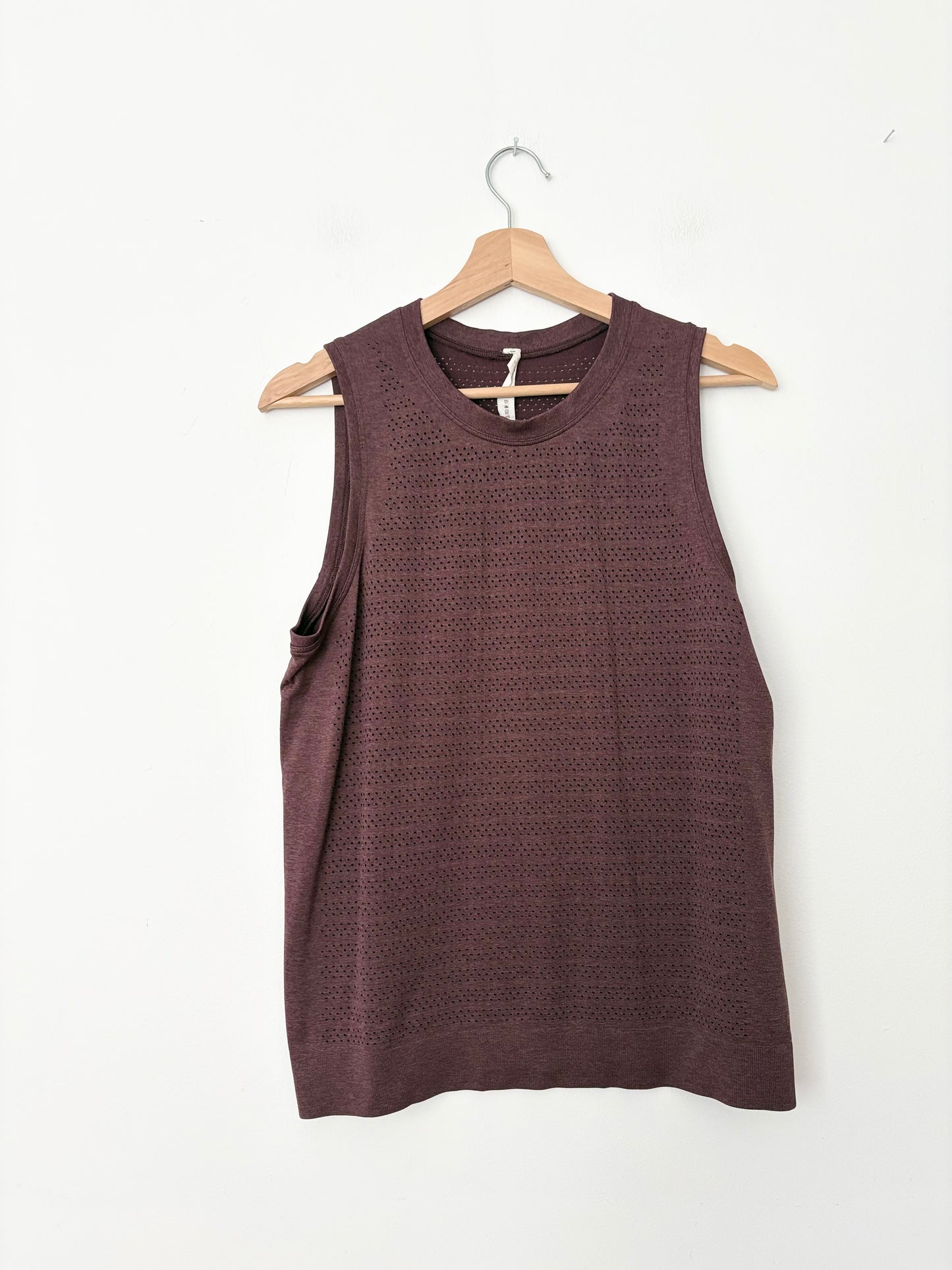 Lululemon Breeze by muscle tank size 8