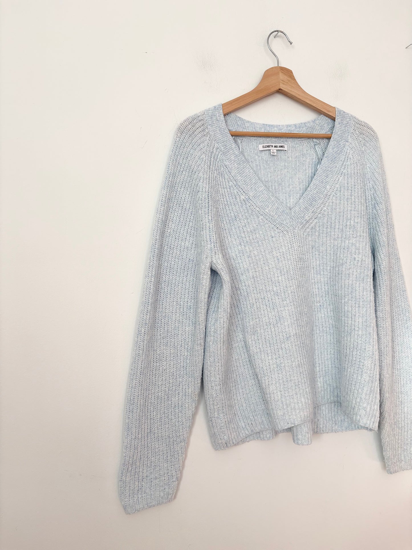 Pull en maille col V Elizabeth &amp; James, taille L
