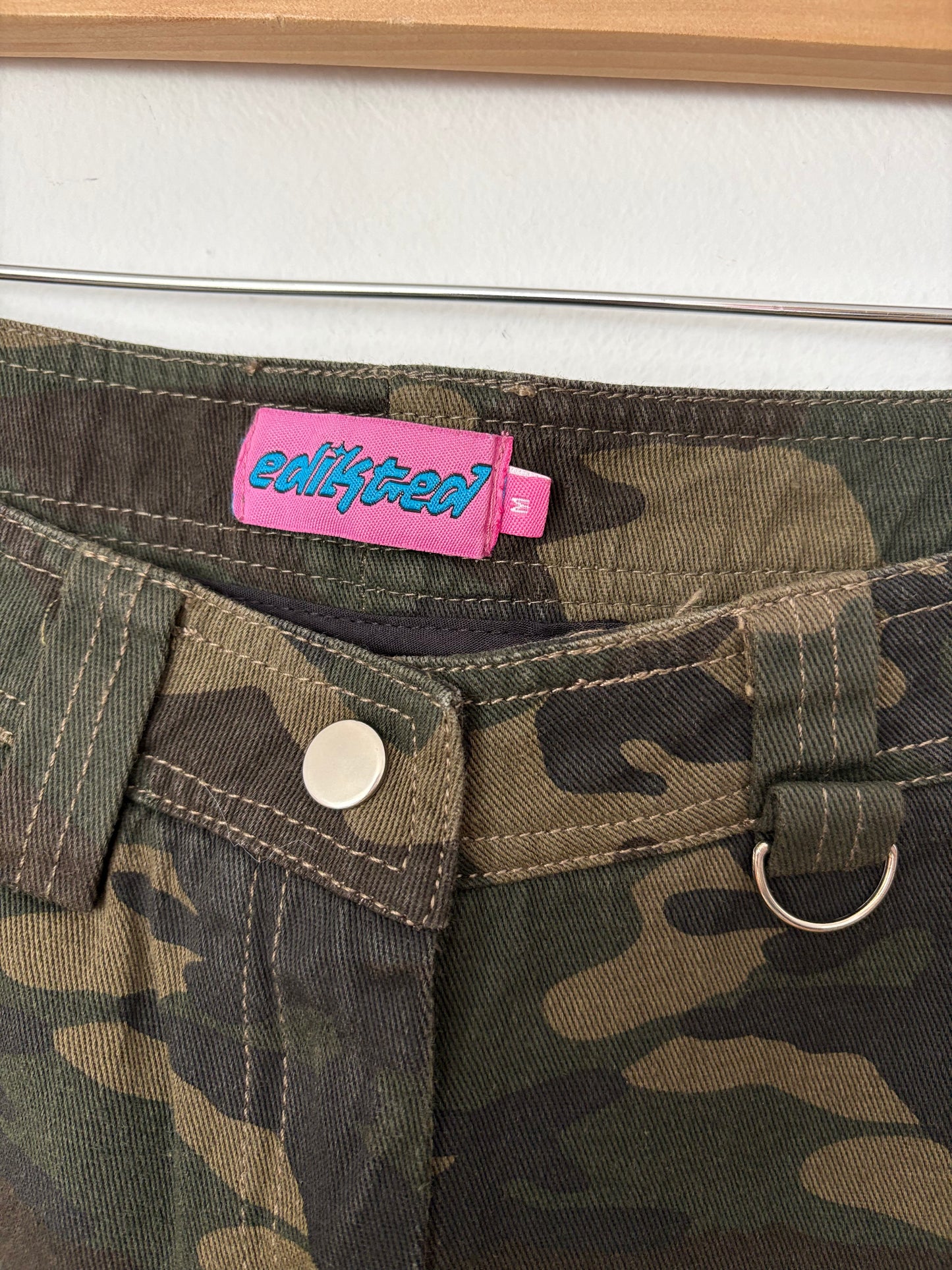 Pantalon cargo taille basse Edikted Aya, taille M