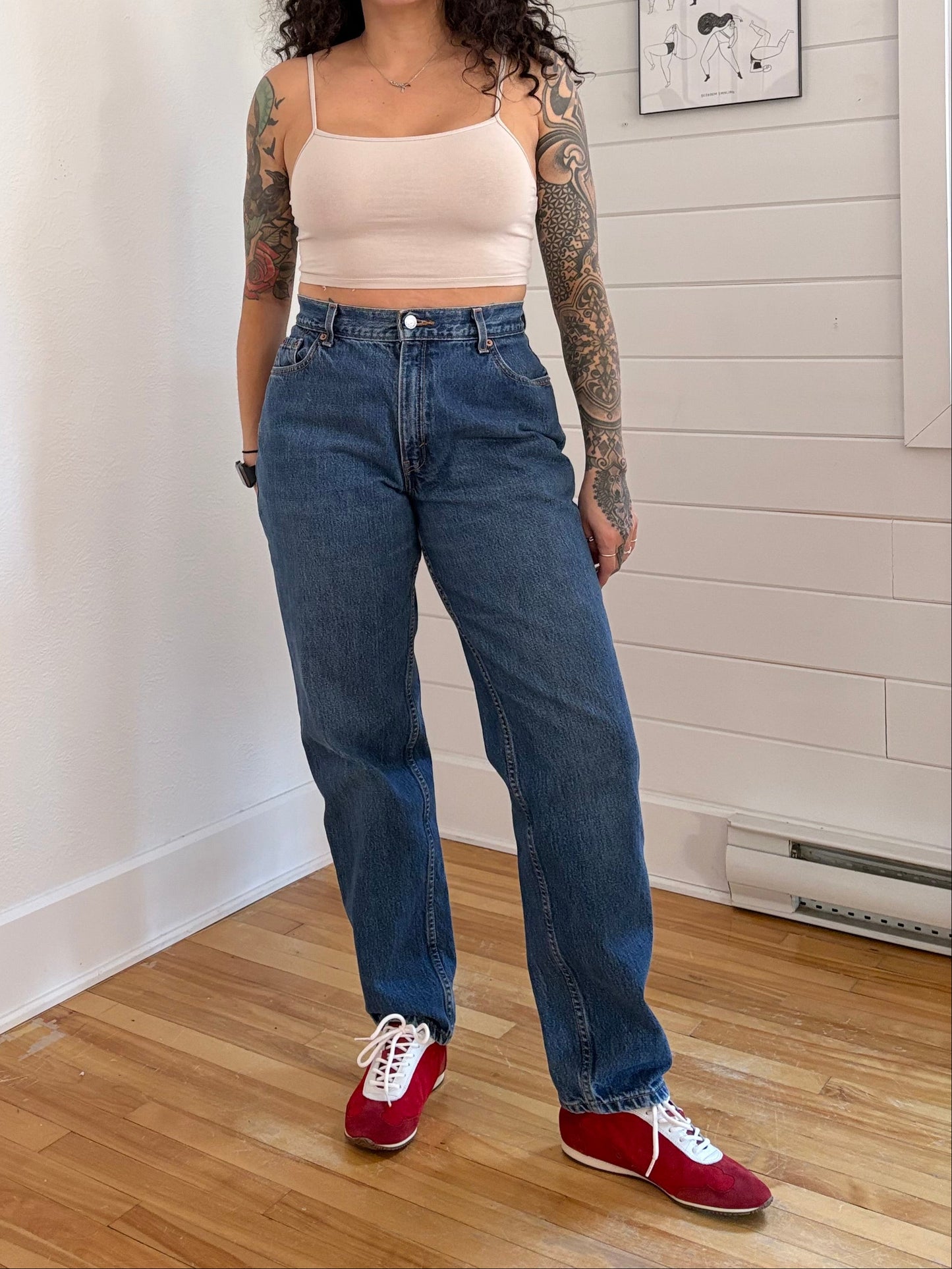 Vintage Medium wash Levis 550 tapered jeans W28/29