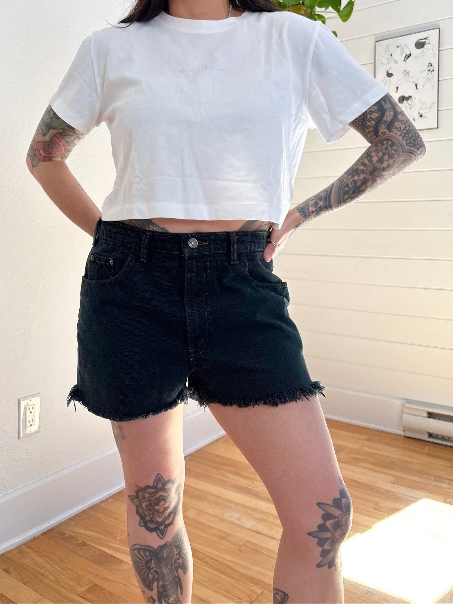 Short en jean Levi's vert foncé vintage, coupé, taille 32/33