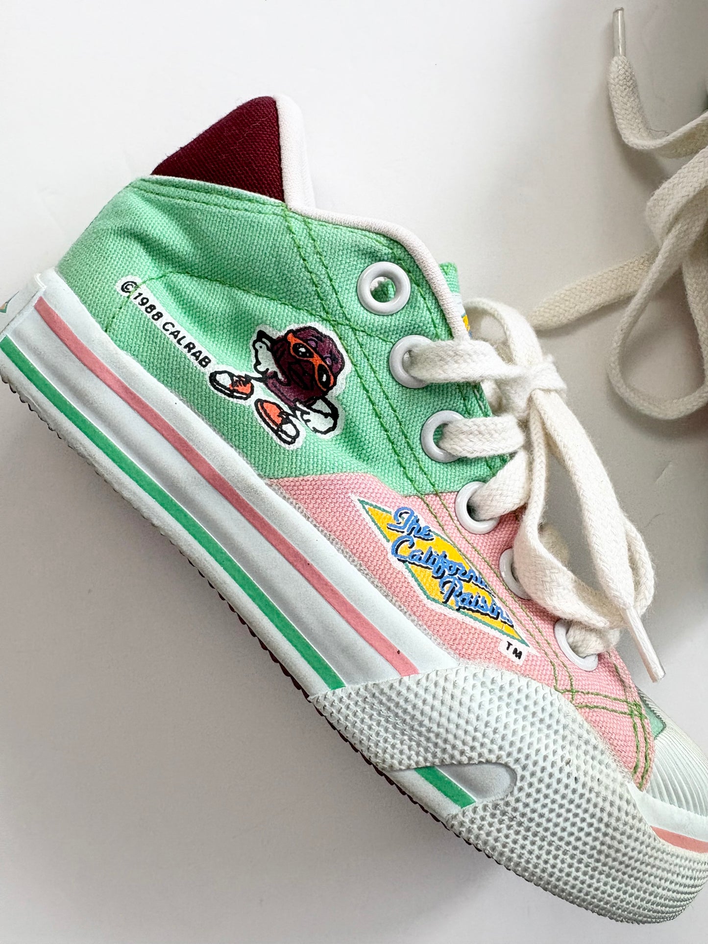 Vintage California raisins canvas sneakers US11