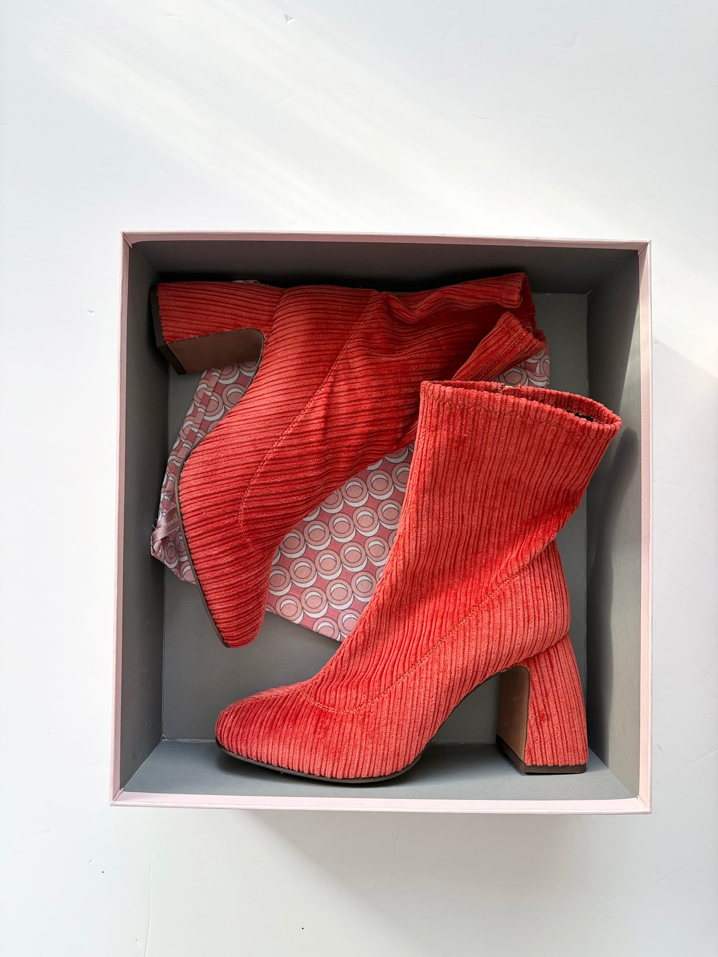 Bottines en velours côtelé L'autre chose US6