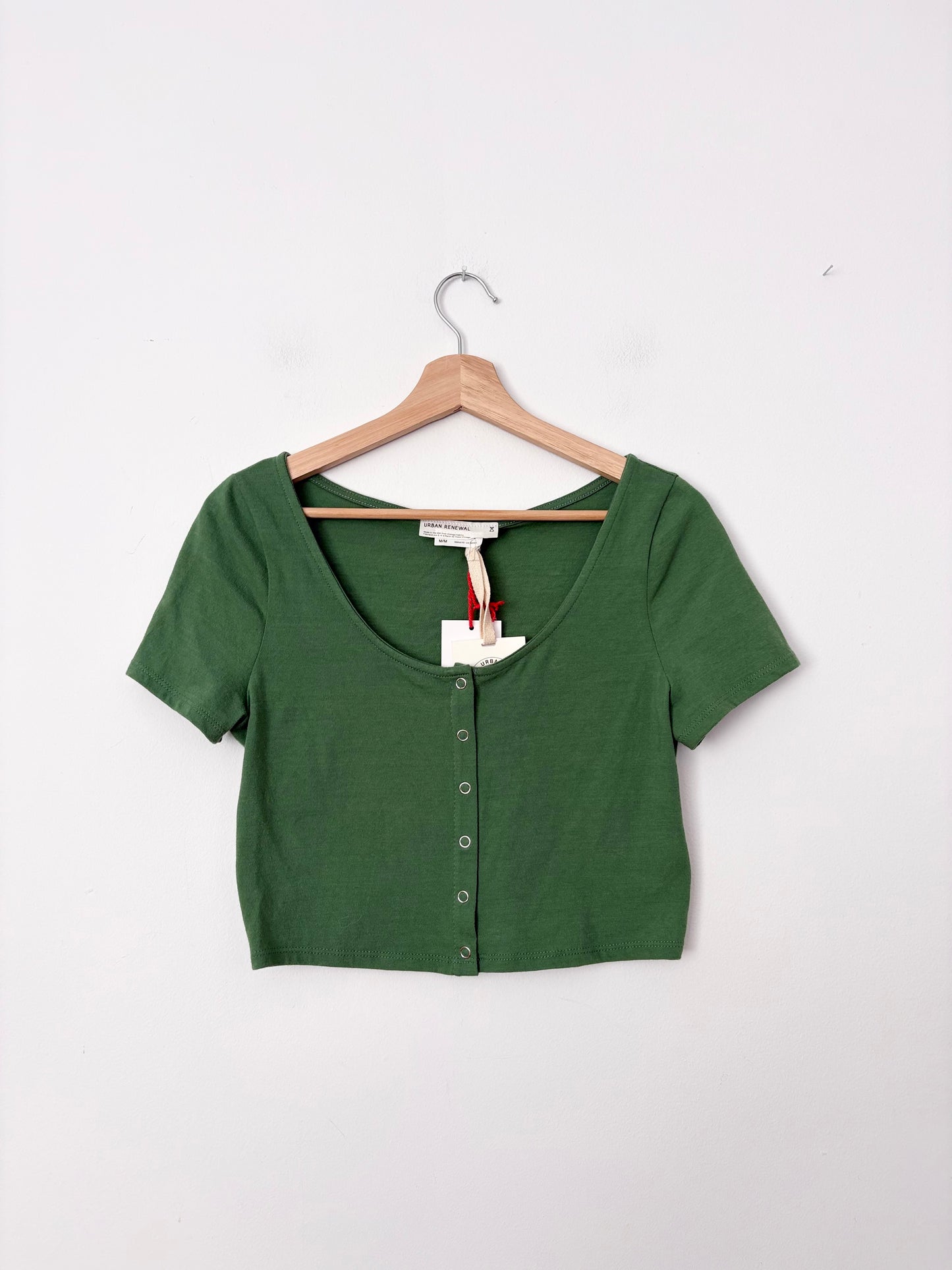 Haut court vert à boutons Urban Renewal, taille M