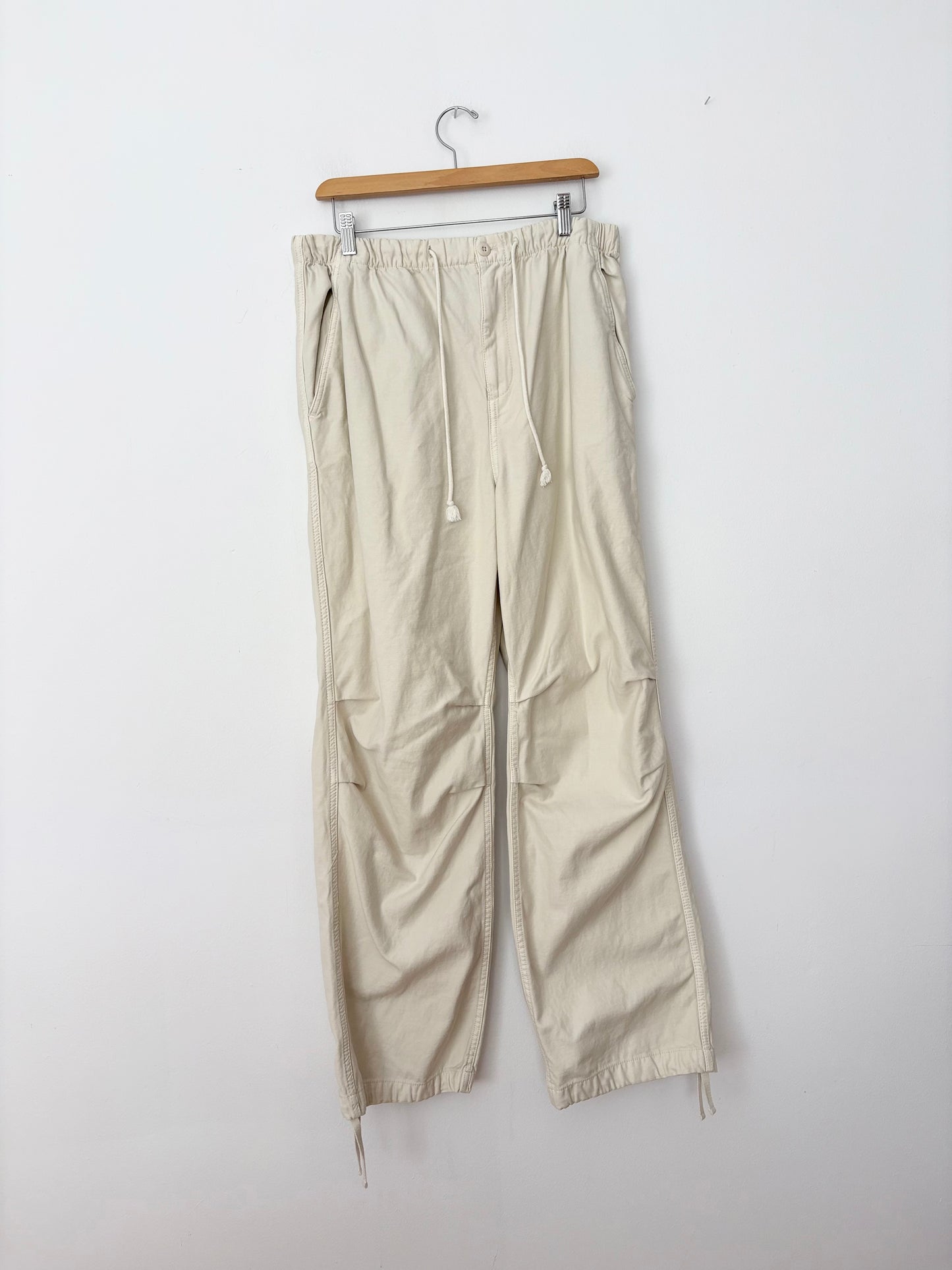 Aritzia TNA cache cargo pants Large