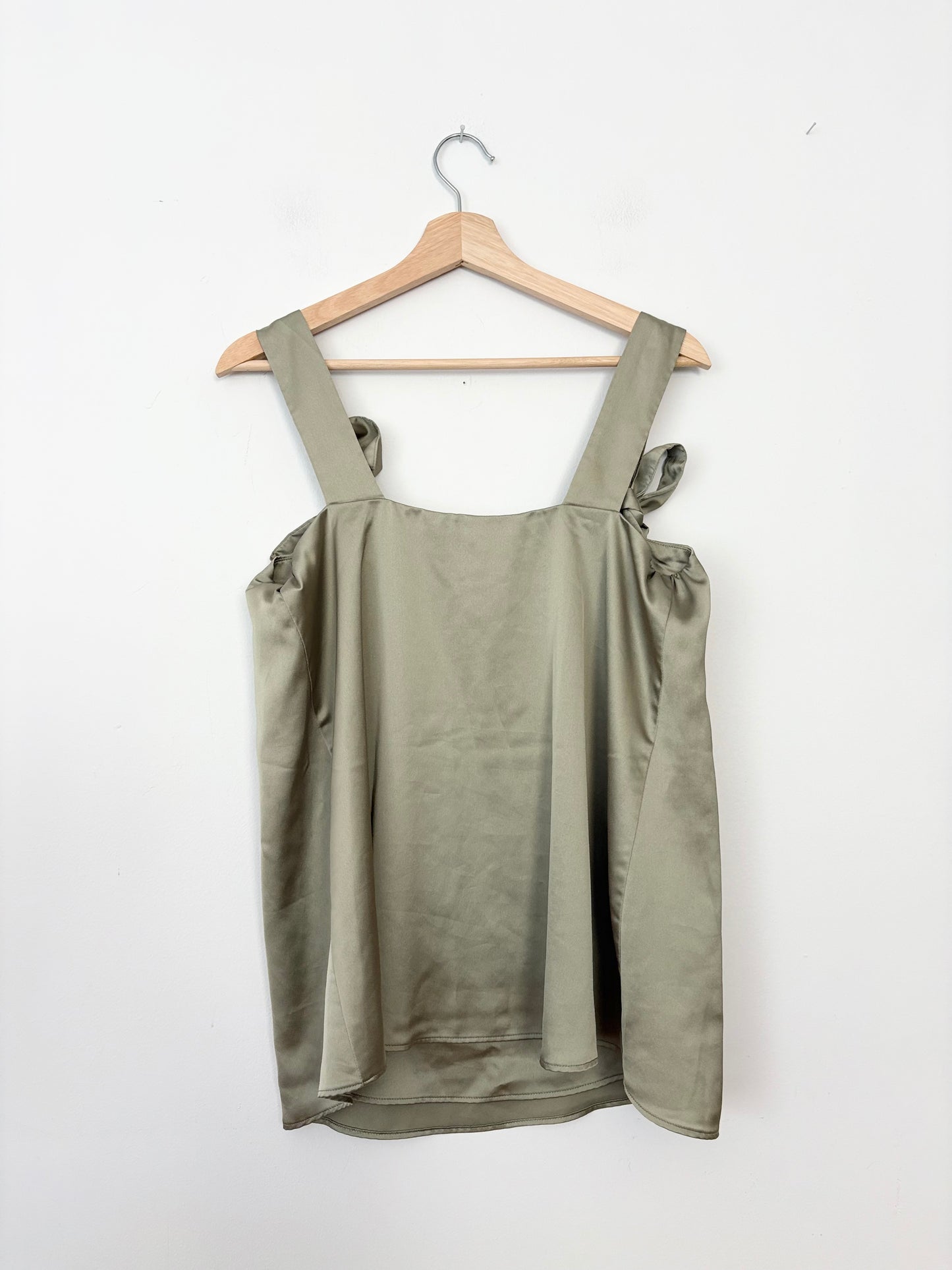 Show me your Mumu make up tank Medium