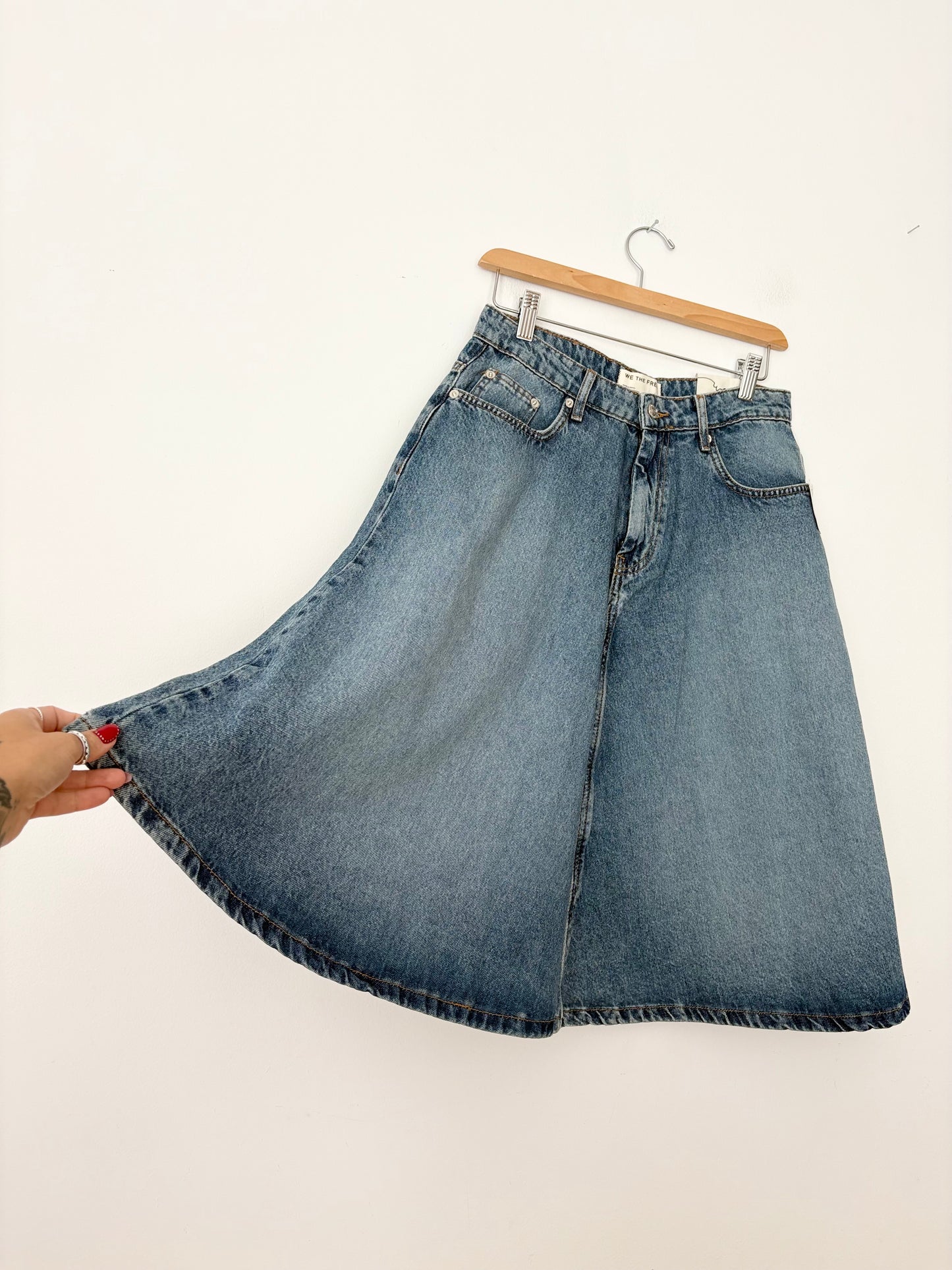 Free people eclipse denim midi skirt W28