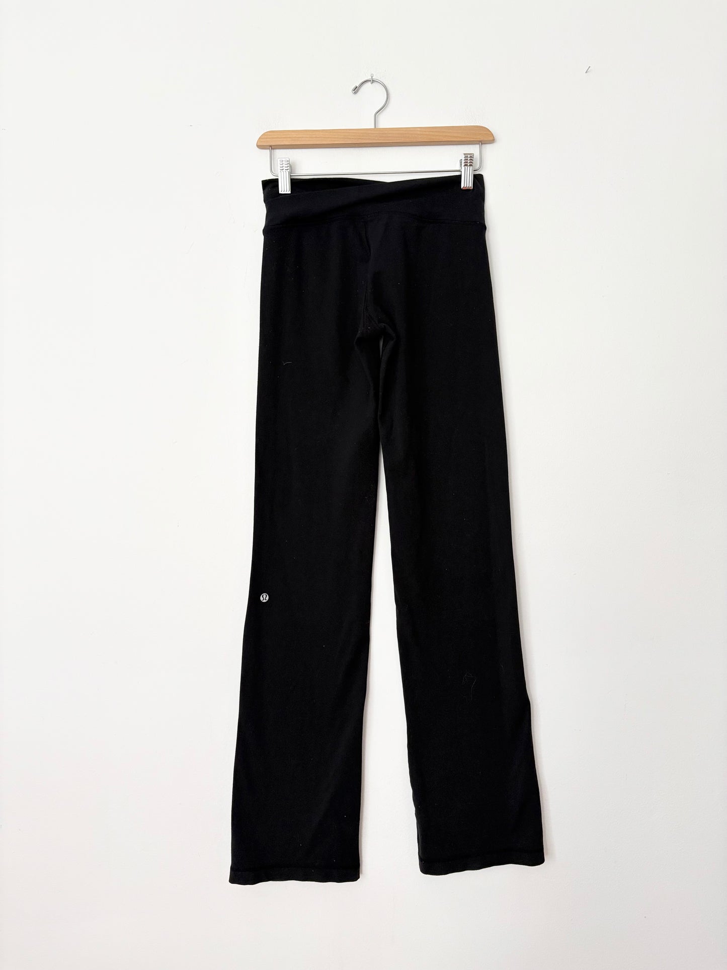 Lululemon criss cross flare leggings size 4