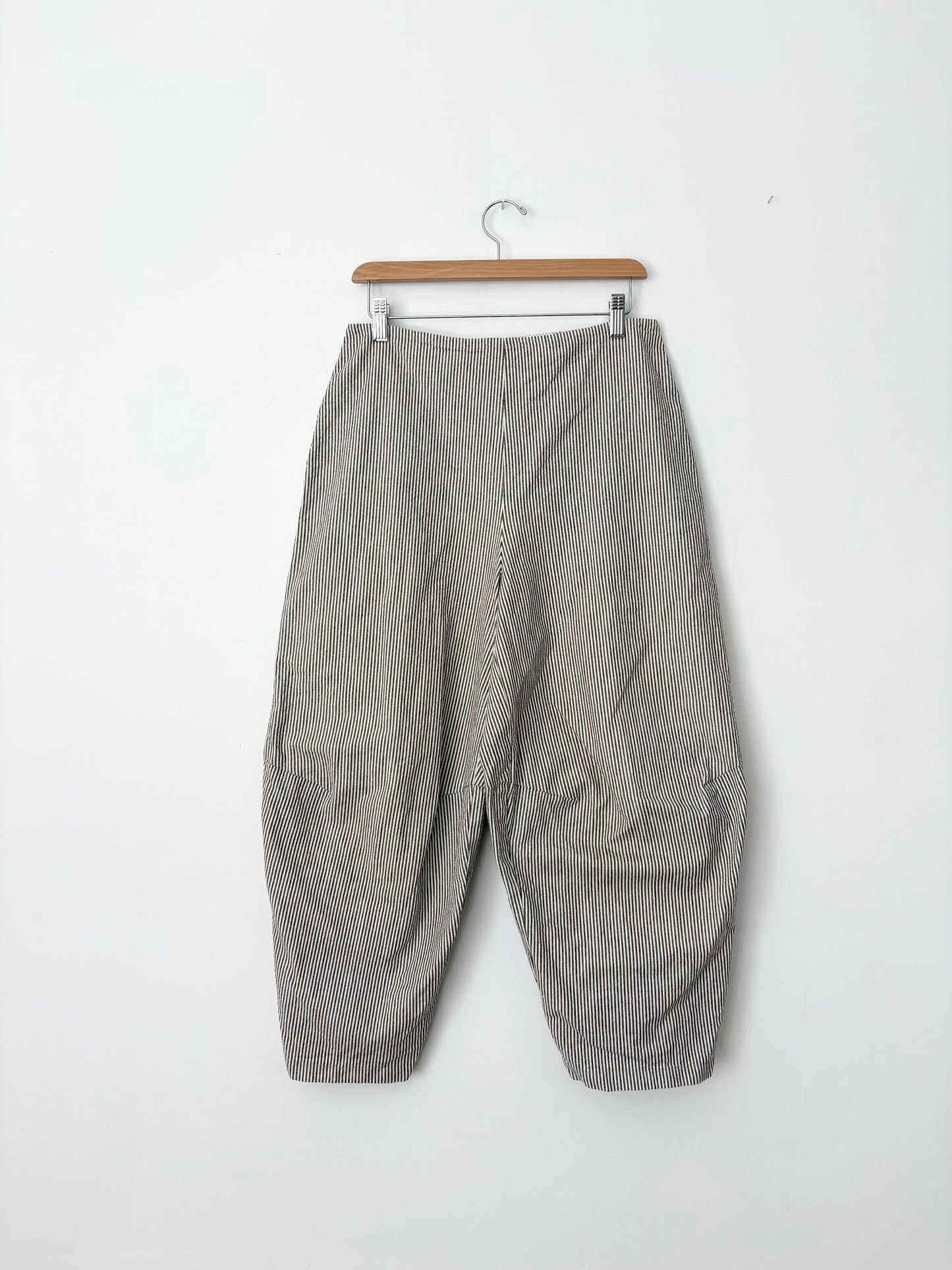 Lilith stripe barrel pants M/L