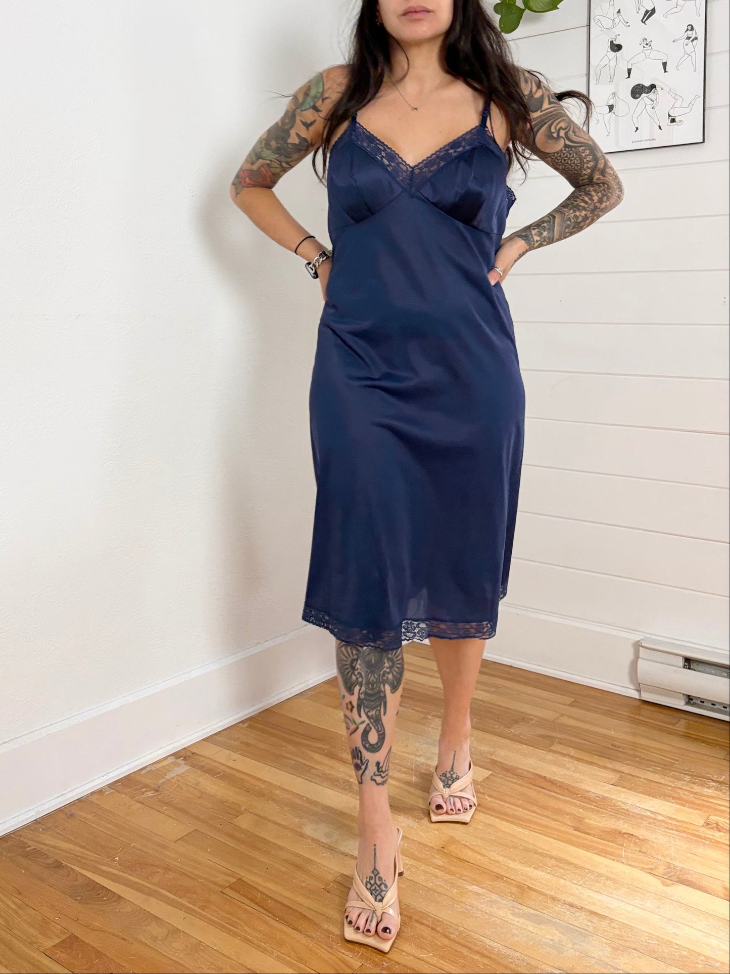 Robe nuisette vintage Vanity Fair en dentelle, taille large