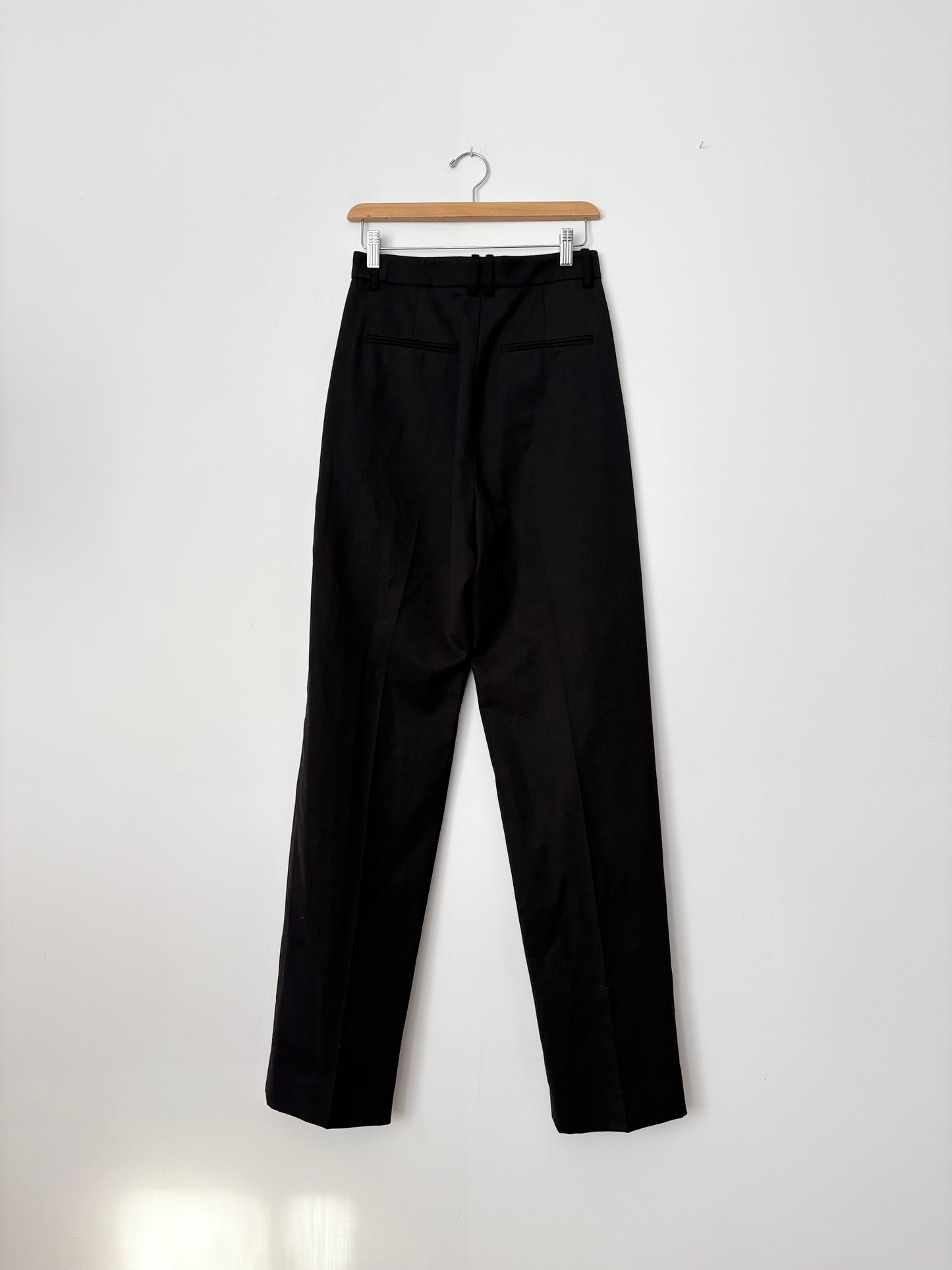 Pantalon droit classique en laine Nili Lotan, taille XS/S