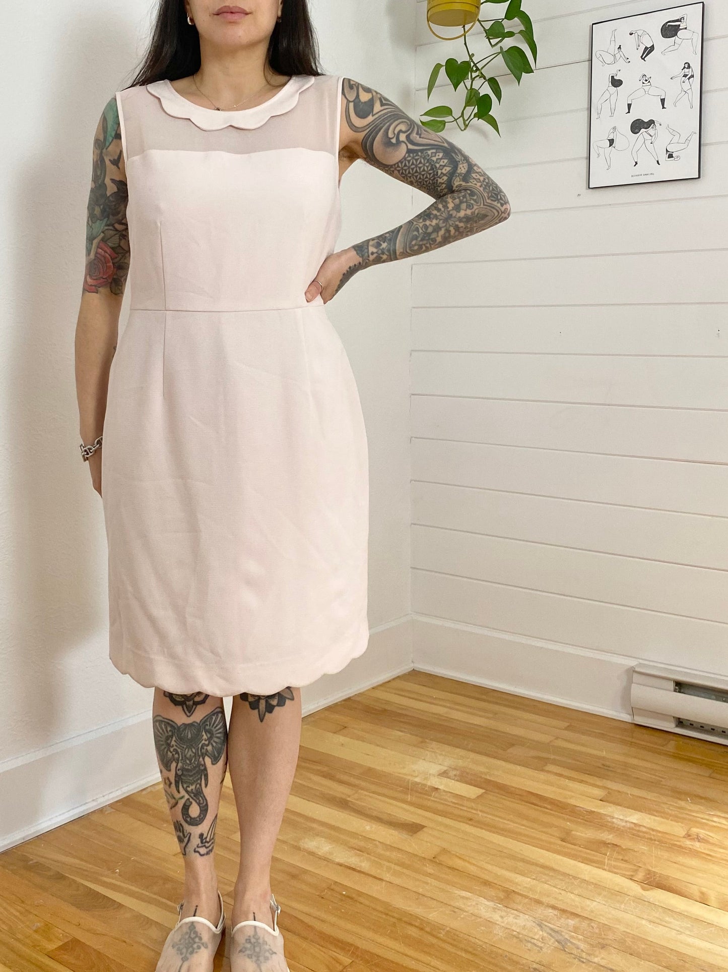 Karl Lagerfeld Scalloped sheath dress Large