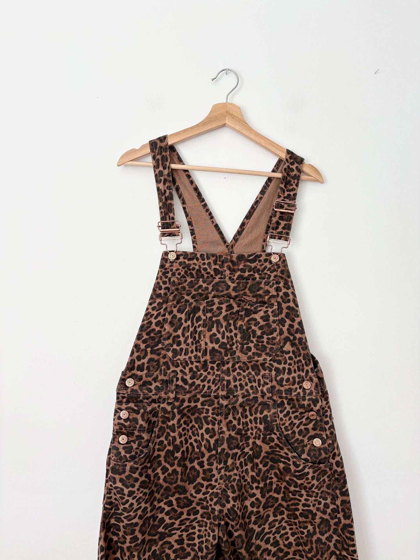 Gap leopard denim horseshoe overalls XS/S