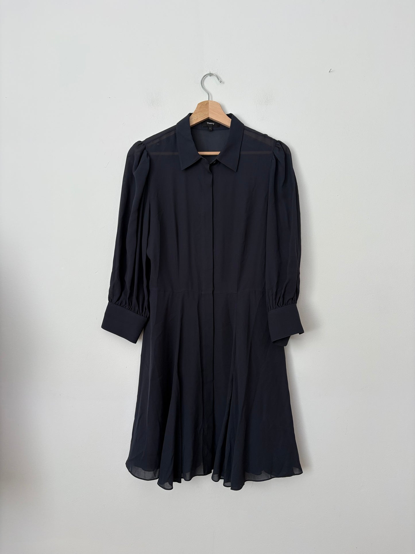 Robe chemise mini en soie Theory, volume S/M