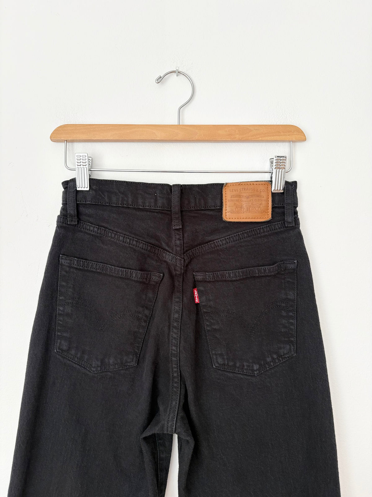 Jean droit Levi's Ribcage noir longueur cheville W25