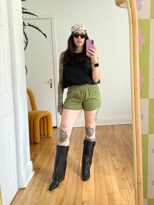 Madewell pull on track shorties Small
