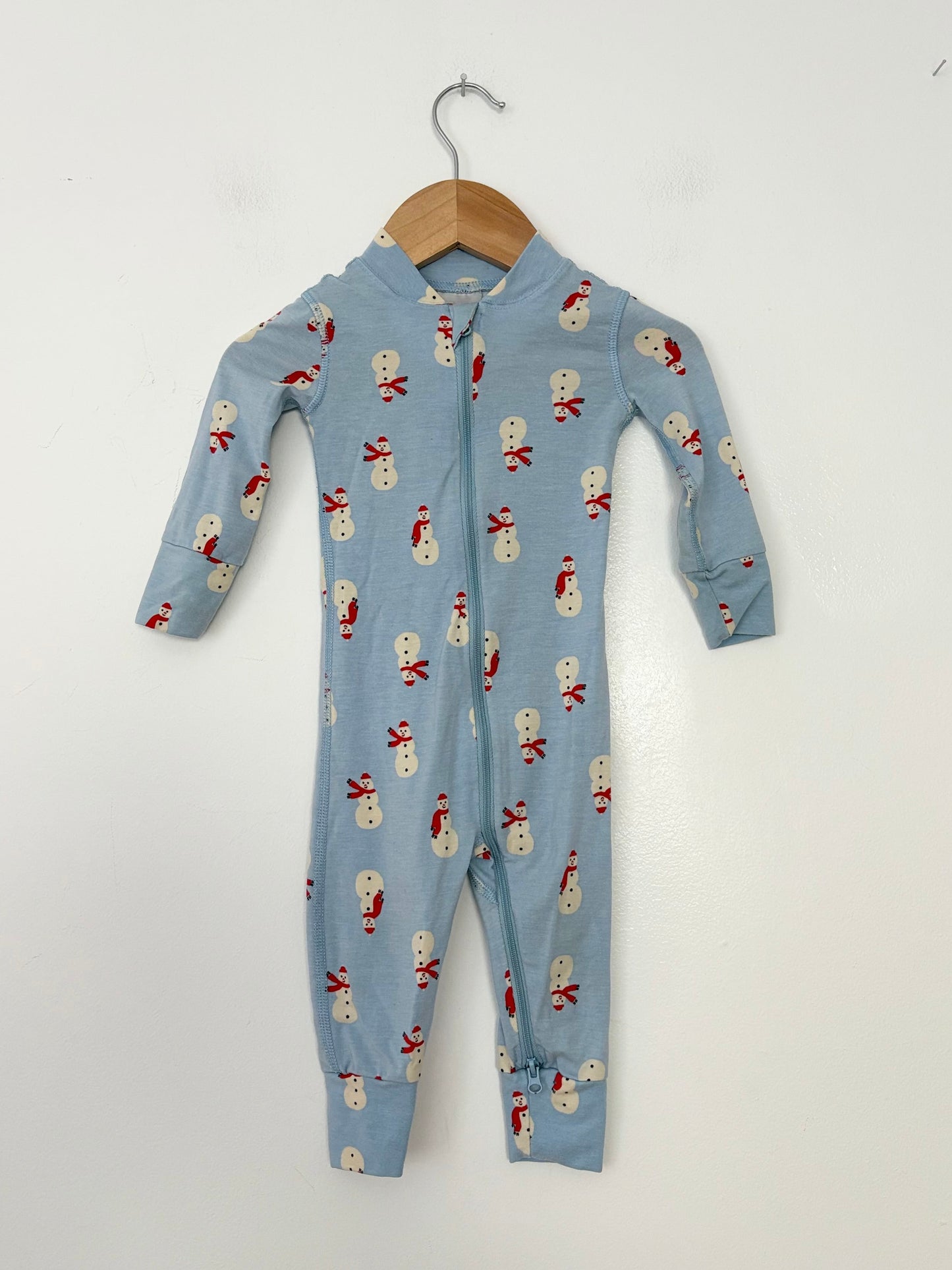 Hanna Anderson snowman pyjamas 6/12months