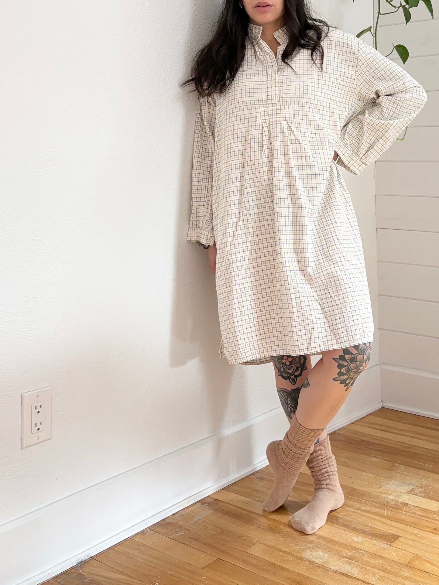 The sleep shirt long sleeve nightshirt in grid Large