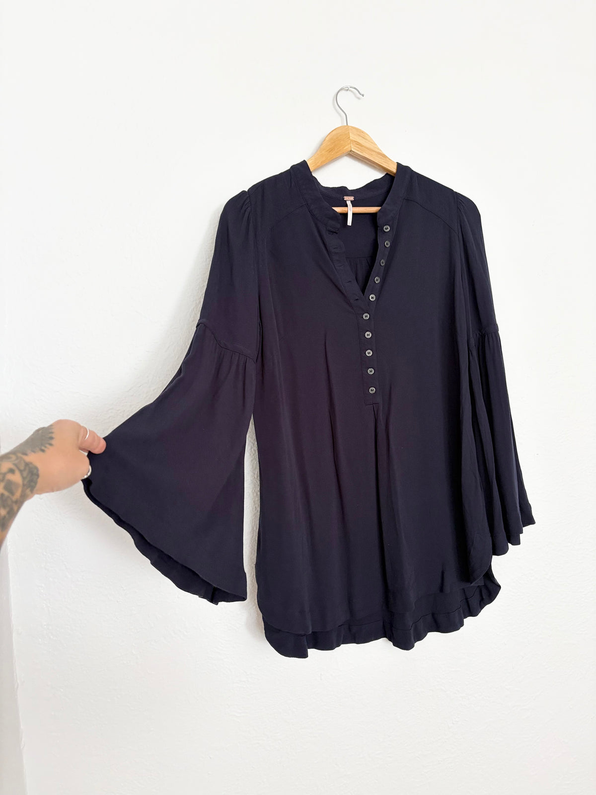 Free People bell sleeve easy girl henley top Large