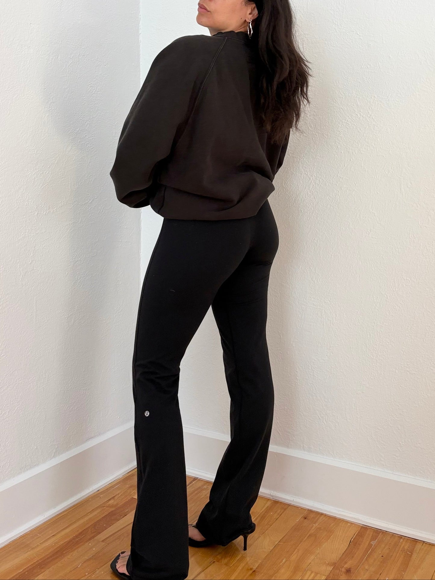 Lululemon criss cross flare leggings size 4
