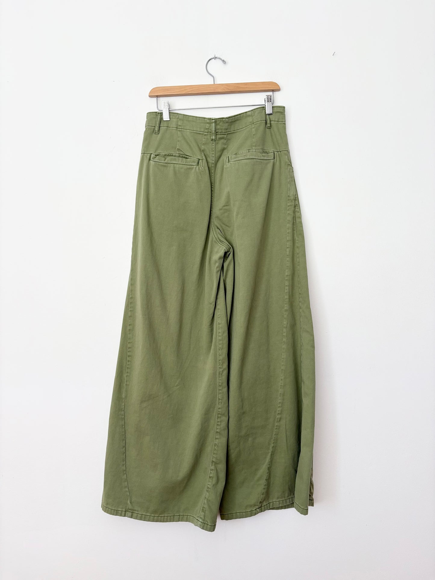 Free People light as spring pants W29