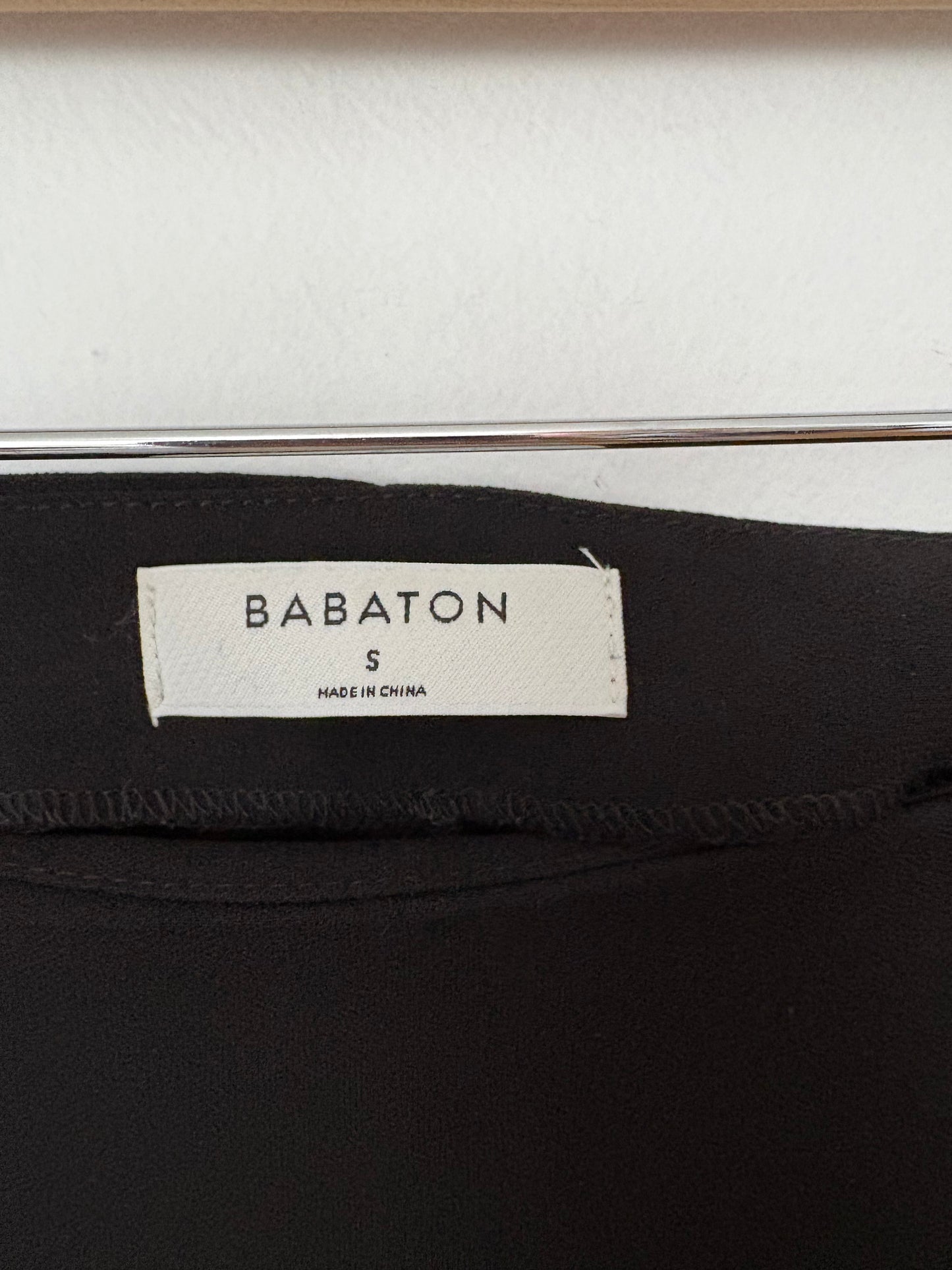 Blouse à épaules dénudées Babaton Rodrigo, taille S