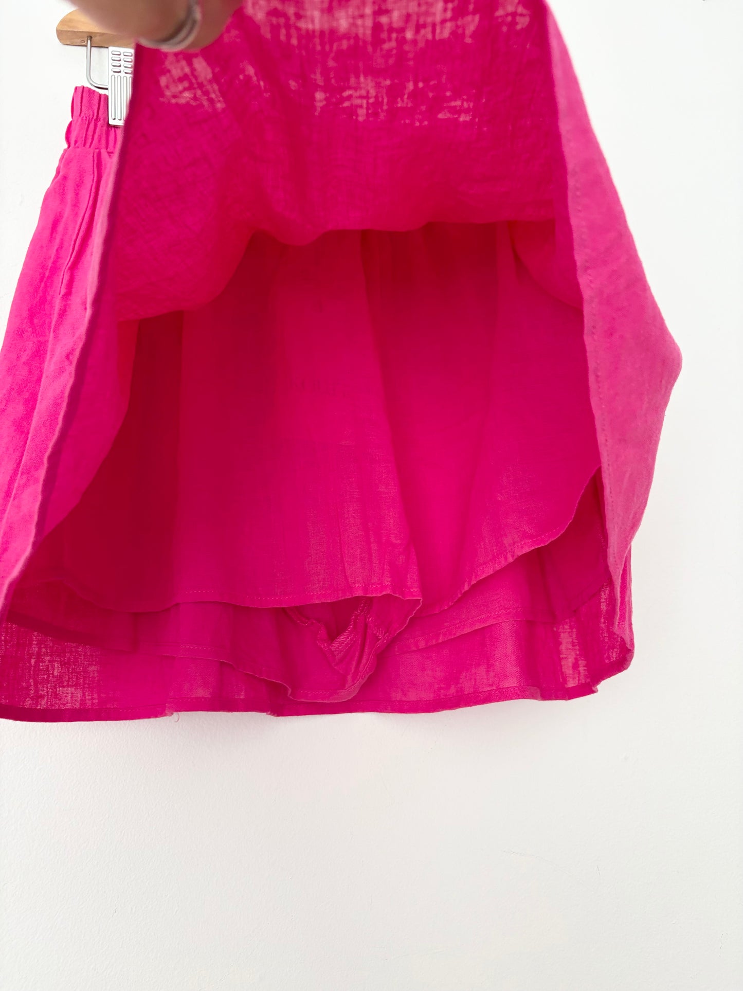 Kourt. Askita linen skort Small