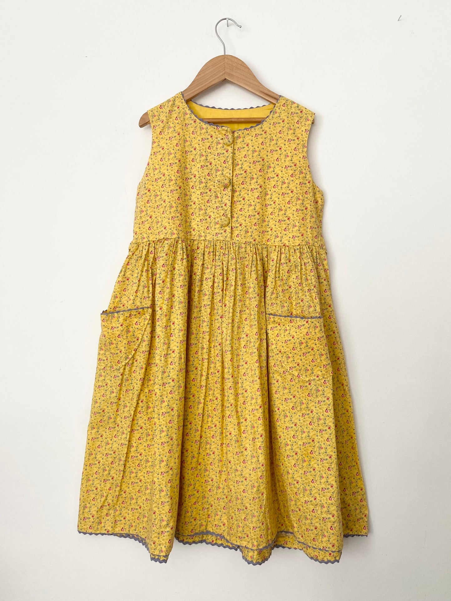 Vintage floral dress 8/9