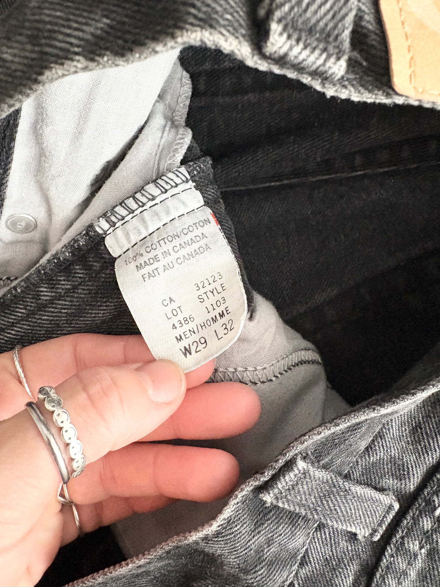 Vintage 725 black tapered jeans W26