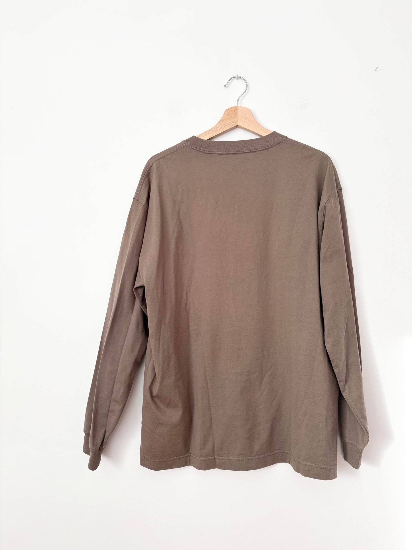 T-shirt à manches longues et poche Uniqlo U, taille L