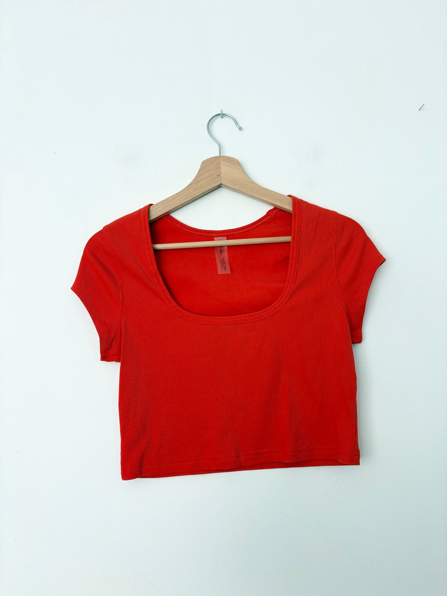 Outdoor voices rib superform cropped tee Medium