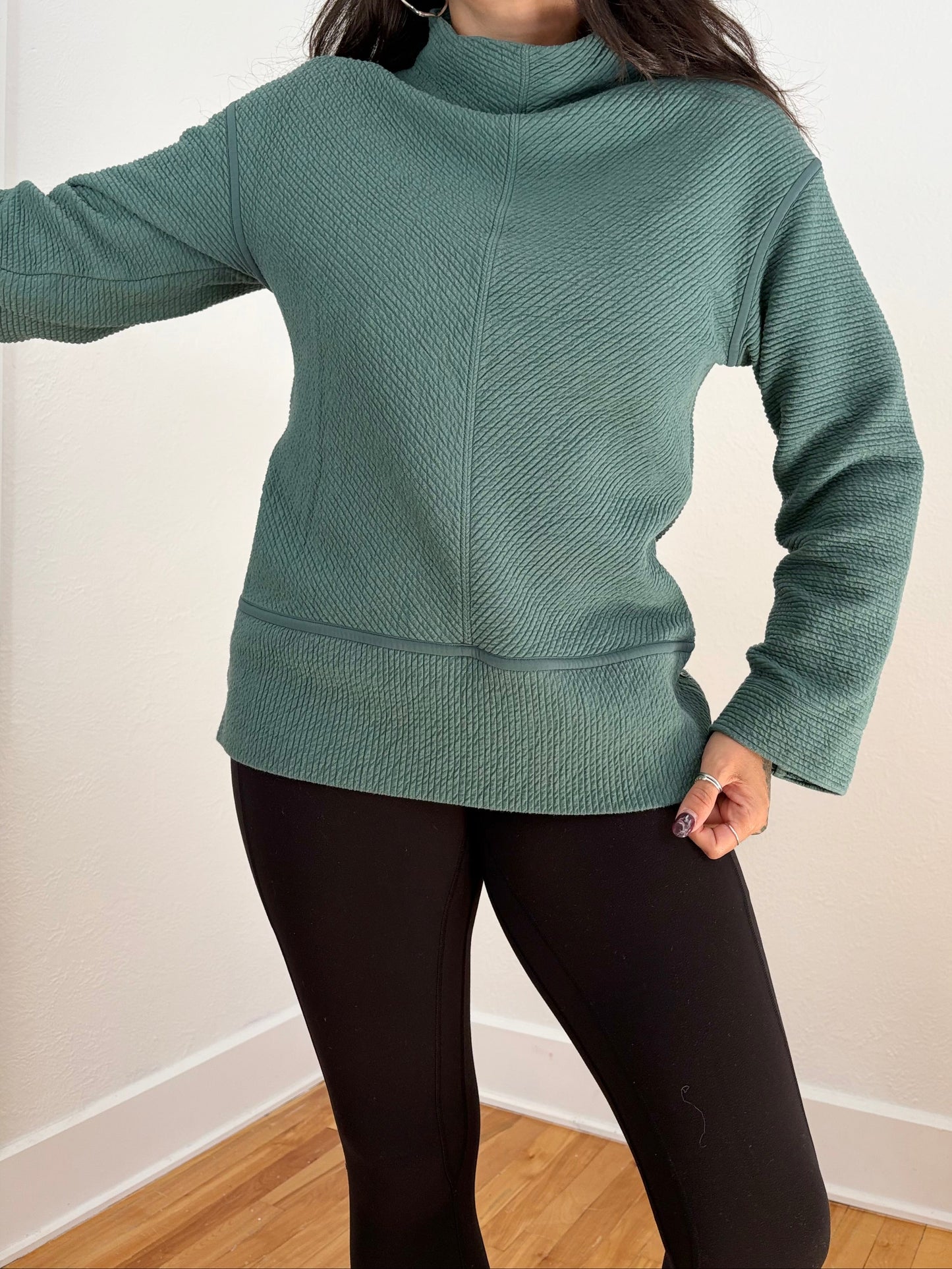 Lululemon on repeat mockneck pullover size 8