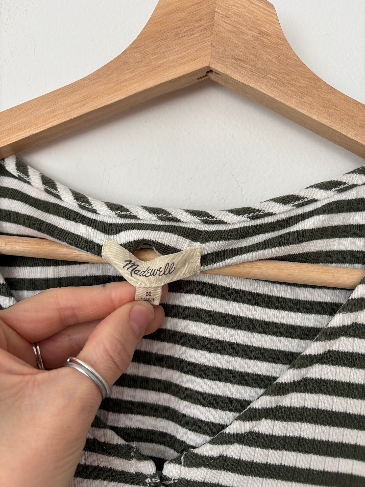 T-shirt col en V boutonné à rayures Madewell, taille M