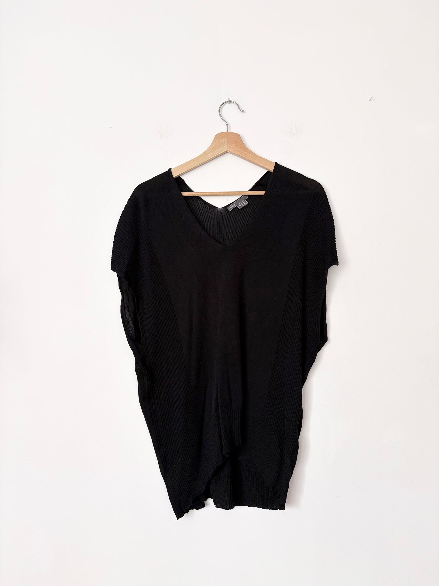 Vince ribbed v neck top Medium