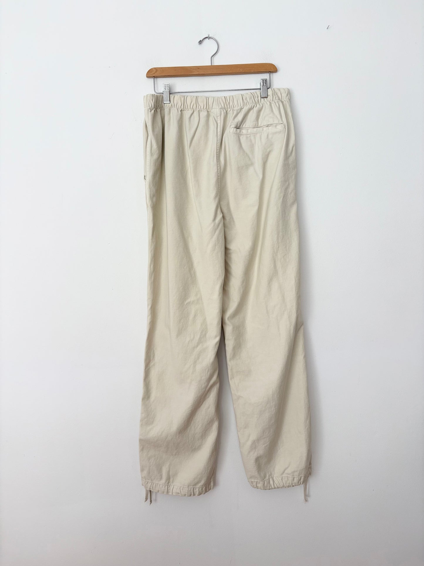 Aritzia TNA cache cargo pants Large