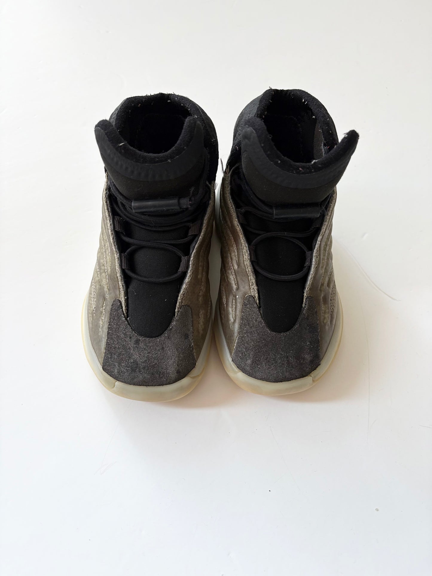Yeezy quantum ankle sneakers US8